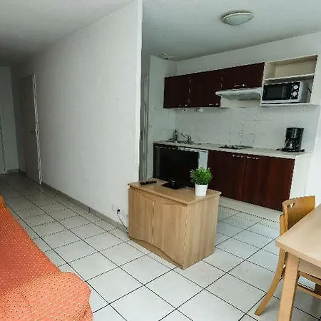 Citea Lissieu-dardilly Hotel 2*