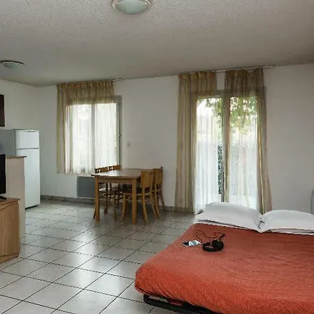 Citea Lissieu-dardilly Hotel 2*